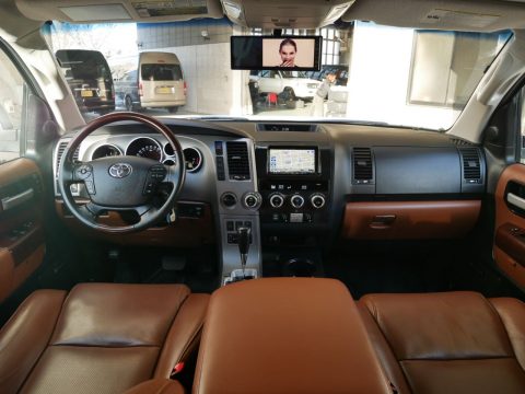 2011モデル　USトヨタ　米国トヨタ　セコイア　茶内装　プラチナム　サンルーフ　人気モデル　ファミリーカー (3)